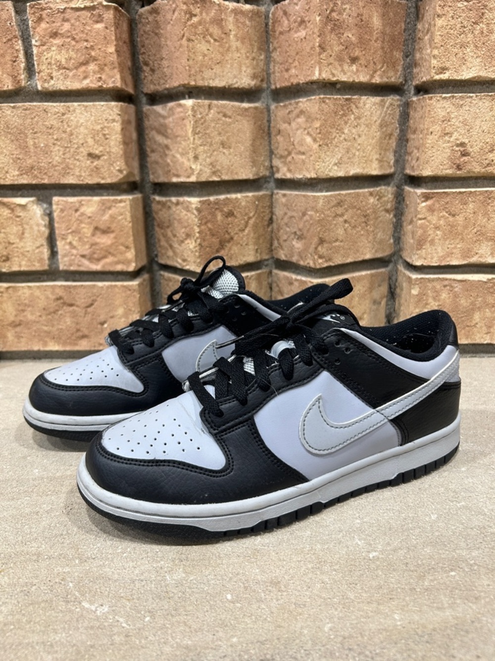 Nike Dunk Low GS Size 6.5Y / Women’s Size 8 Black Wolf Grey HQ3810-001